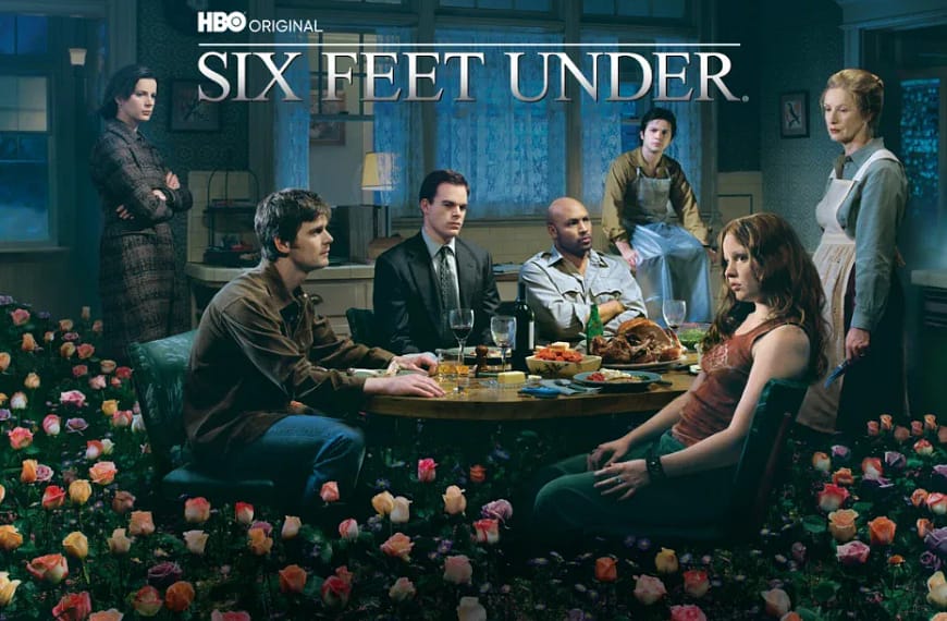 [รีวิว] Six Feet Under : ซีรีส์ที่จะพาปลงกับชีวิต และการหาความหมายของการต้องมีชีวิตอยู่ (2001 – 2005)