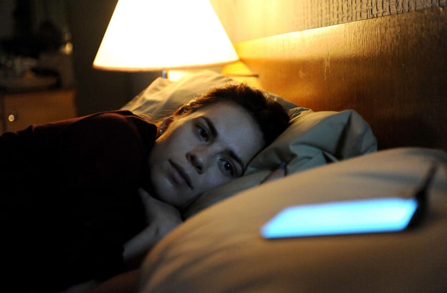 แชทที่ไม่มีวันขึ้นว่า “อ่านแล้ว”: พื้นที่ความคิดถึงในยุคดิจิทัล